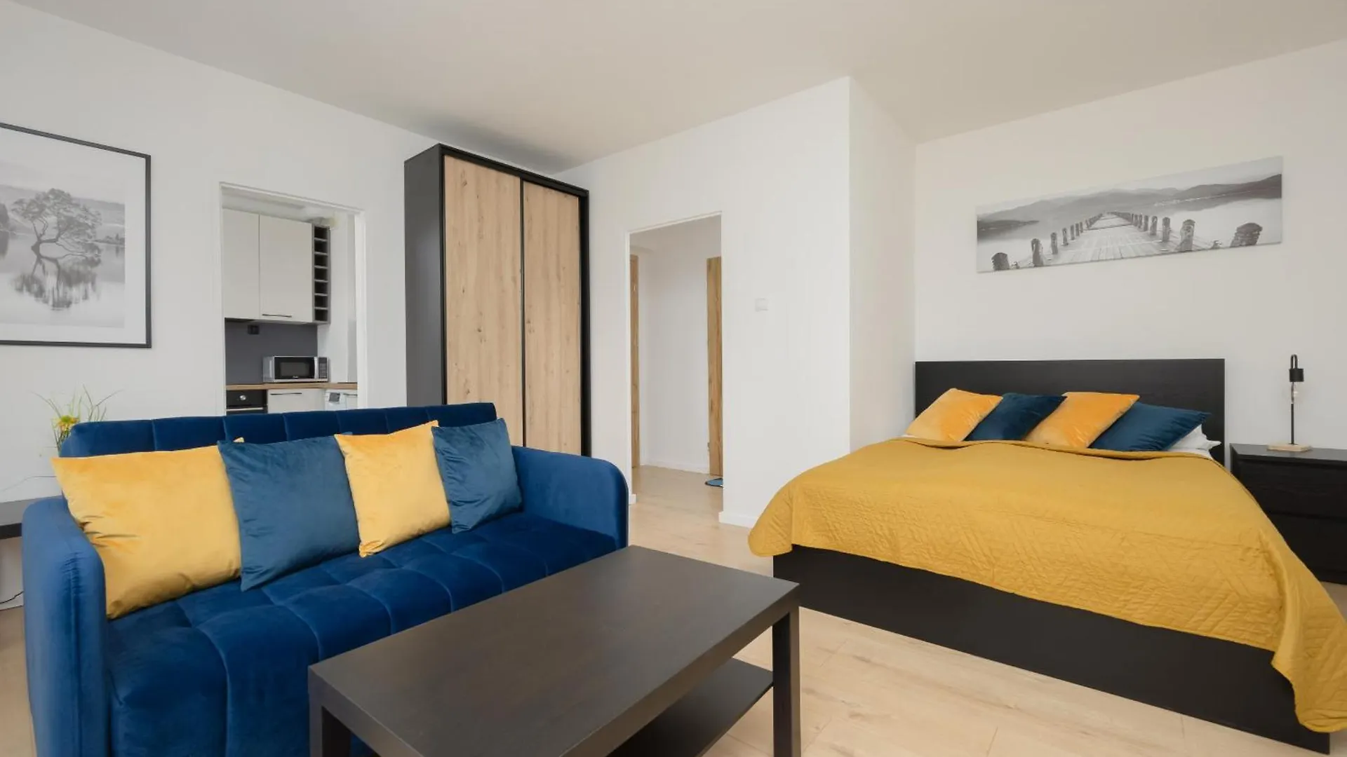 Bright Studio For 4 People In Warsaw By Noclegi Renters