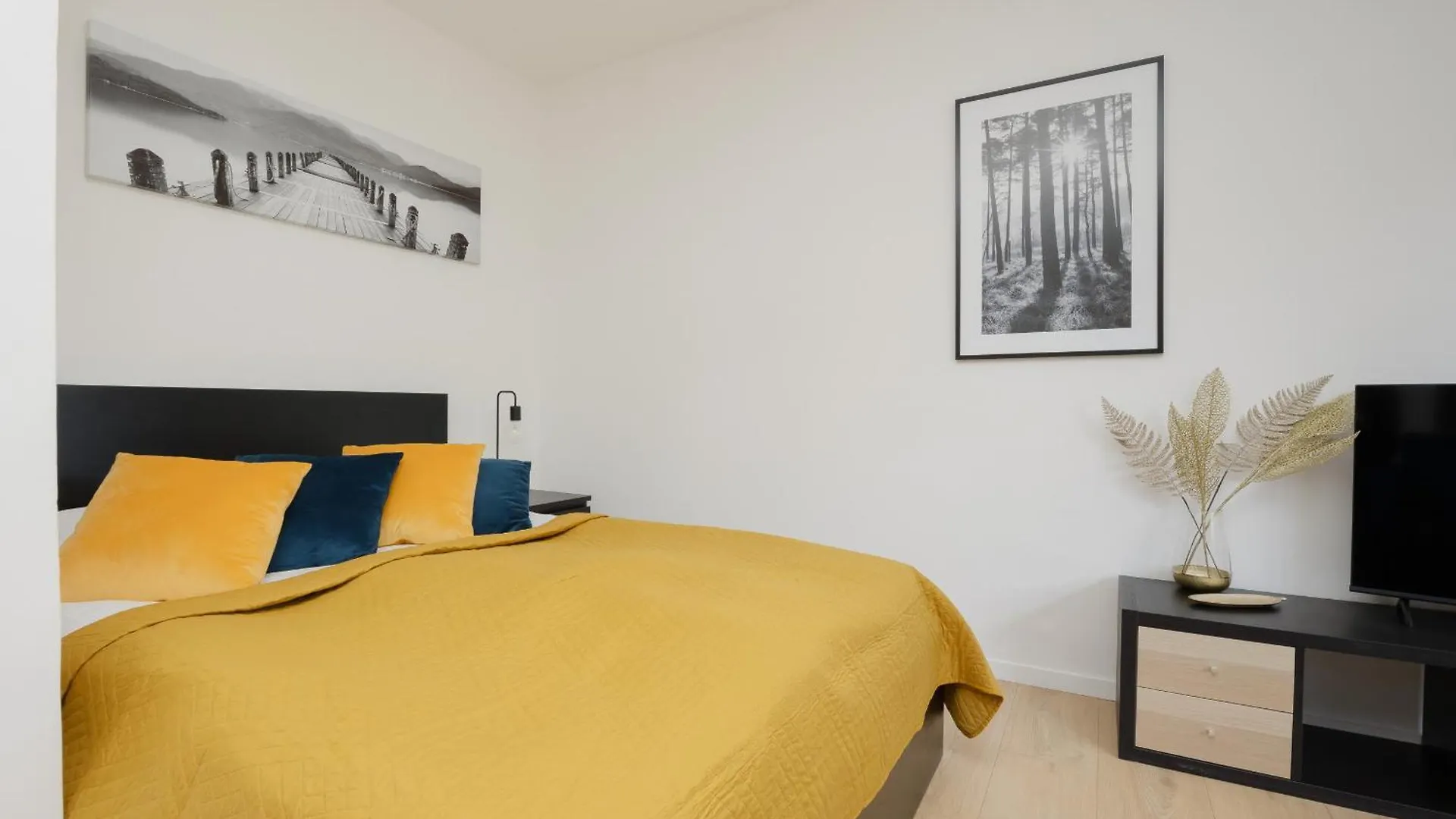 Bright Studio For 4 People In Warsaw By Noclegi Renters Poland